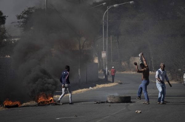 Afrique du Sud/ Incarcération de Zuma: de Violentes secouent le pays