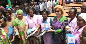 Fonds d’appui aux Femmes de Côte d’Ivoire (FAFCI) : La Première Dame Dominique Ouattara Octroie 500 Millions de FCFA aux femmes de Yopougon