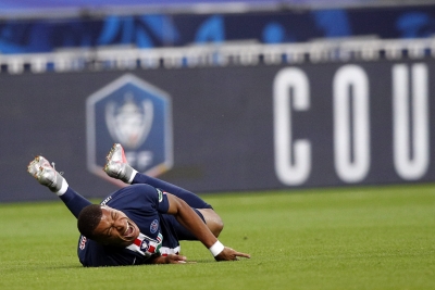 PSG: M'bapp&eacute; incertain pendant trois semaines