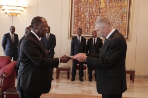 Le nouvel ambassadeur des USA Richard K. Bell présente ses lettres de créances au président Alassane Ouattara