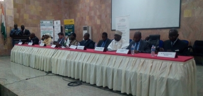 Les participants à un atelier international sur la modernisation des services postaux à Grand Bassam