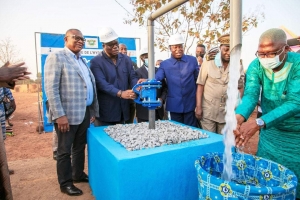 Côte d&#039;Ivoire/ Programme BID-UEMOA d’Hydraulique et d’Assainissement en milieu rural : les ministres Bouaké Fofana et Laurent Tchagba inaugurent un château d&#039;eau à Kokaha