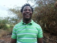 Didier Otokor&eacute;, dans ses habits d'exploitant agricole, s'entretenant avec l'AIP &agrave; Agboville (Photo/ AIP Agboville).