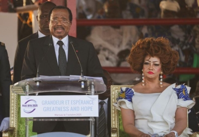 Cameroun : longtemps absent du pays, Paul Biya r&eacute;appara&icirc;t lors d'un meeting de son parti &agrave; 5 jours de la pr&eacute;sidentielle