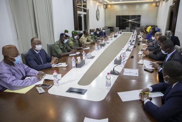 Coup d&#039;Etat au Mali; une délégation de la Cedeao rencontre IBK