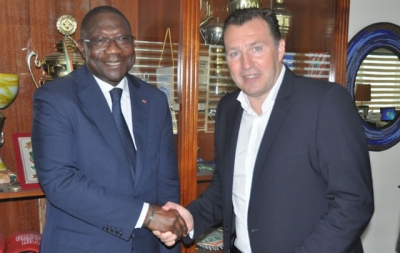 Le ministre des Sports et des Loisirs avec le nouveau coach des Eléphants, Marc Wilmots
