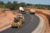 Des engein de construction de voirie sur un chantier en C&ocirc;te d'Ivoire (Archives)