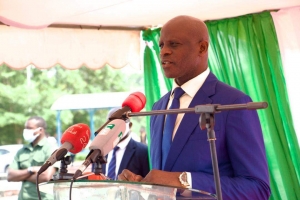 Amélioration des conditions de travail: Le ministre Adama Diawara remet 30 véhicules à ses différents services