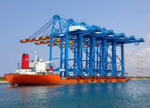Extension du Port Autonome d&#039;Abidjan: 6 nouveaux portiques et 7 grues portiques à Roues (RTG) réceptionnés