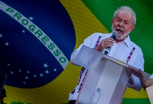Brésil: Lula en tête des intentions de vote