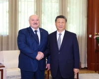 Xi Jinping rencontre le pr&eacute;sident b&eacute;larusse