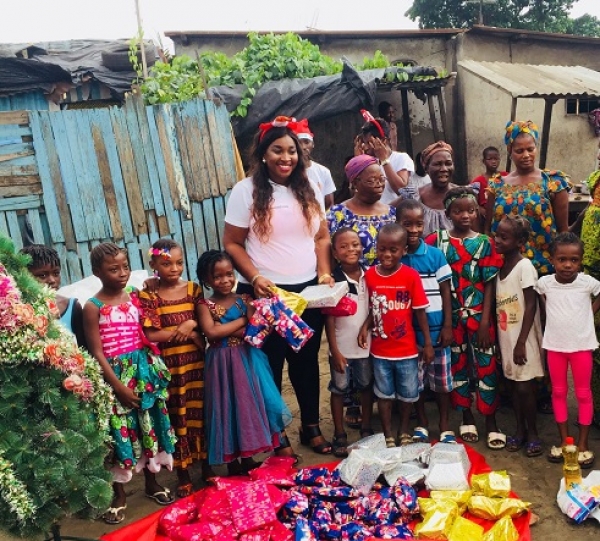 Noël 2017 : des cadeaux d’une ONG à des enfants défavorisés de Koumassi et Yopougon