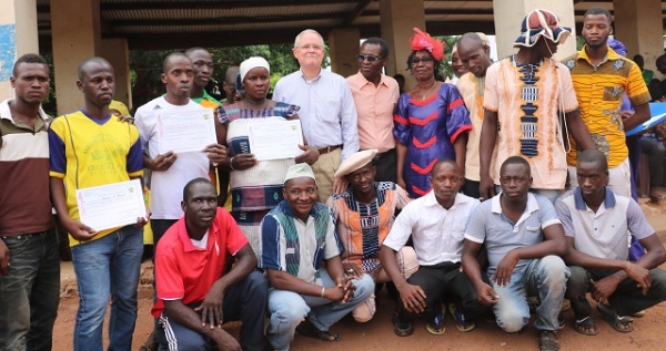 Côte d’Ivoire : Un atelier de couture de haute qualité pour tisserands de Waraniéré à Korhogo