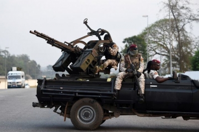 C&ocirc;te d&rsquo;Ivoire : Calme plat &agrave; Abidjan, mais la mutinerie s'intensifie &agrave; Bouak&eacute;. Les acc&egrave;s de la ville bloqu&eacute;s