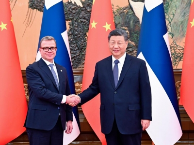 Xi Jinping encourage les entreprises finlandaises &agrave; "plonger dans le vaste oc&eacute;an du march&eacute; chinois"