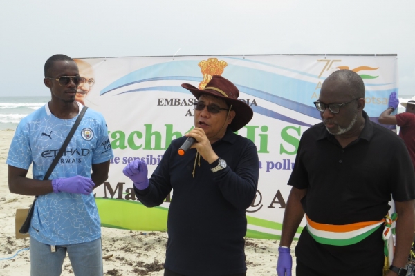Côte d’Ivoire/ Pollution des eaux : l’ambassadeur de l’Inde sensibilise sur les dangers de la pollution plastique