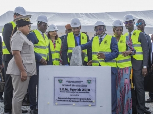 Côte d&#039;Ivoire/ METFPA : &quot;Ecole de la Deuxième Chance&quot;, le Premier Ministre pose  la première pierre du 1er Garage École