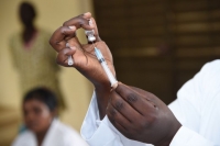 C&ocirc;te d&rsquo;Ivoire : A Oum&eacute;, vaccination gratuite contre la m&eacute;ningite pour des enfants