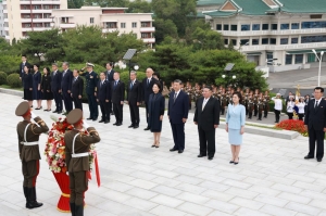 Xi et Kim s'engagent &agrave; perp&eacute;tuer la grande amiti&eacute; traditionnelle entre les deux pays