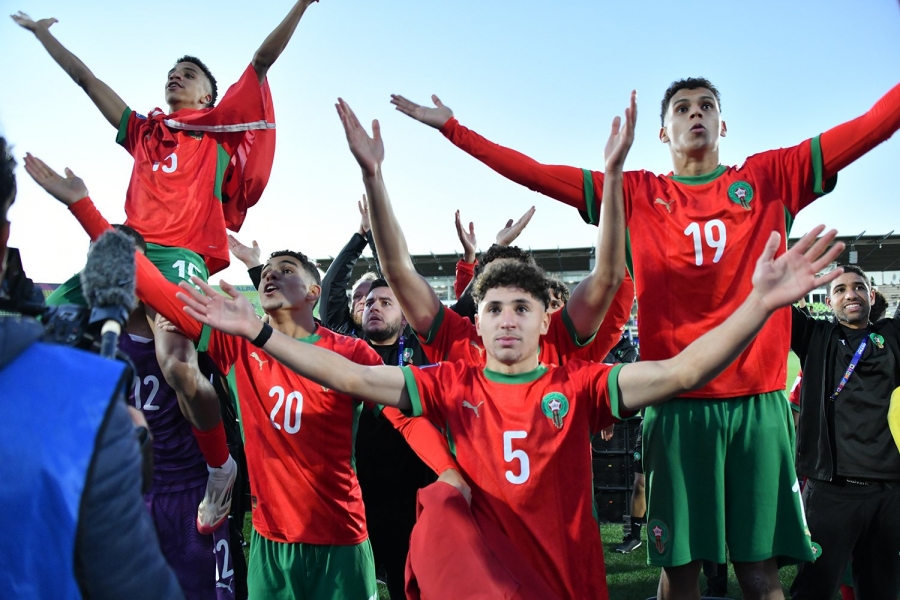 Maroc : le Roi Mohammed VI reçoit la sélection nationale de football des moins de 20 ans, championne du monde Maroc : le Roi Mohammed VI reçoit la sélection nationale de football des moins de 20 ans, championne du monde