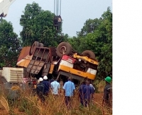 Le car de transport a fait une sortie de route suite &agrave; un &eacute;tat d&eacute;fectueux de ses roues
