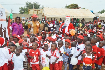 Arbre de Noël -2022. La Fondation AWI  « gâte» 500 enfants à Touba