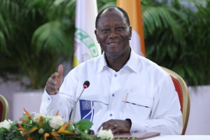 Conférence de presse de clôture de la visite d’Etat : Ouattara répond au clergé catholique explique le sens de la décision du Gouvernement d’augmenter le prix de l’électricité s’engage à ne pas permettre « la chienlit » aux prochaines élections