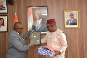 Coopération Sud-sud: le ministre nigérien de la communication, Mahamadou Laoualy Dan Dano s&#039;inspire du modèle ivoirien du déploiement de la TNT