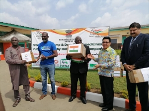 Côte d’Ivoire : L’Ambassade de l’Inde fait don de médicaments à l’hôpital de Ouassakara-Attié