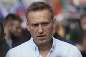 EMPOISONNEMENT DE NAVALNY : LE KREMLIN SE DÉFEND