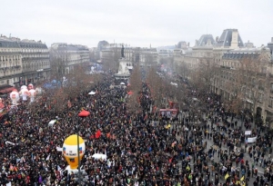 Retraites: Les Français descendent à nouveau dans la rue