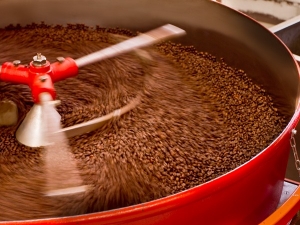Abidjan accueille la plus importante usine de broyage de fèves de cacao au monde