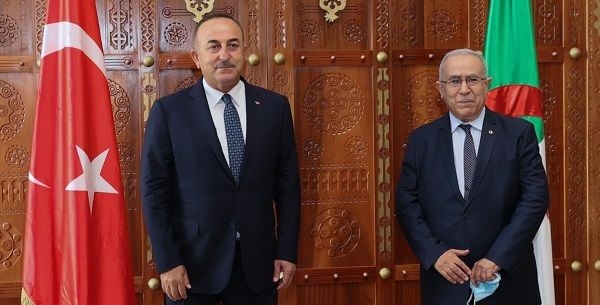 Visite du ministre des Affaires étrangères Mevlüt Çavuşoğlu en Algérie, 14-15 août 2021