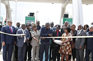 Côte d&#039;Ivoire/ Infrastructure routière: le ministre Amédé Koffi inaugure le poste à péage de l&#039;autoroute Abidjan- Grand-Bassam