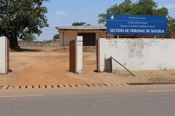 L&#039;entrée de la section de tribunal de Séguéla