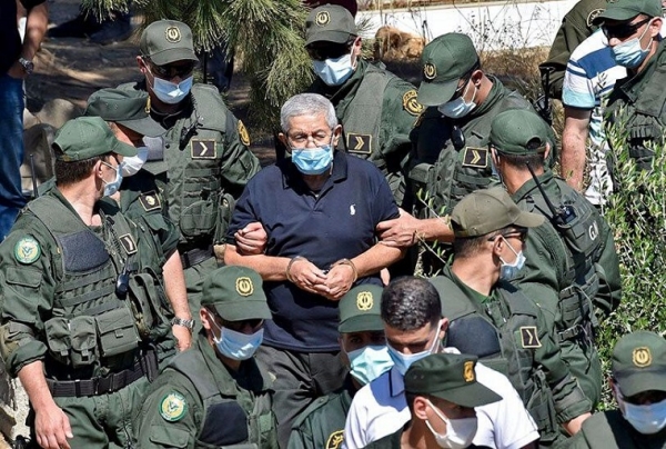Algérie: L&#039;opposition dénonce la répression