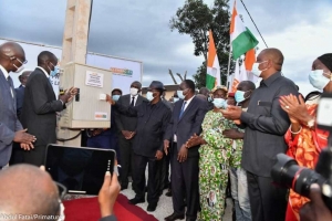 Côte d&#039;Ivoire: le Président de la République, Alassane Ouattara, connecte le village de Nanan Assouakro au réseau national