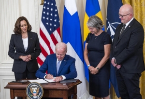 OTAN: Biden approuve la Finlande et la Suède