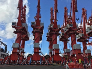 De nouvelles grues géantes et des machineries mobiles à quai au port de Doraleh 