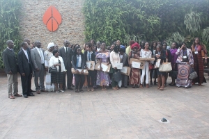 Côte d’Ivoire: le PASRES récompense 20 jeunes étudiantes des filières scientifiques. Entre 5 à 15 millions FCFA pour les financer