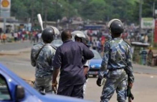 Côte d’Ivoire : Le fossé s’élargit entre populations et forces de l’ordre à l’approche des élections