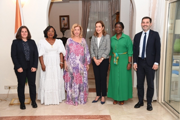 C&ocirc;te d&rsquo;Ivoire : la Premi&egrave;re Dame, Dominique Ouattara re&ccedil;oit Tanya Saad&eacute; Zeenny