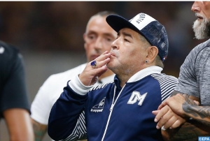 L’état de santé de Diego Maradona évolue favorablement