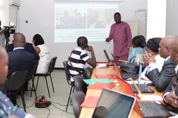 Côte d’Ivoire : 30 jeunes de partis et mouvements politiques renforcent leur capacité en stratégies de communication didgitale