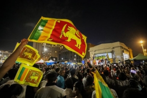 Sri Lanka: Fuite du président, état d’urgence