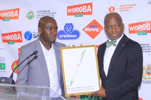 Le DG du Groupe ‘’Woroba.net en compagnie avec le ministre Dosso Moussa, toujours engagé pour le développement.