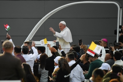 Apr&egrave;s une visite historique, le Pape quitte l'Irak