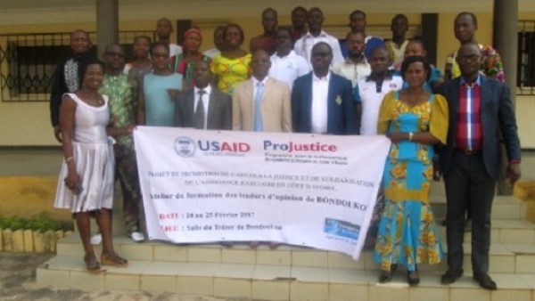 Les participants à l&#039;atelier de formation sur les règles et procédures d&#039;accès à la justice