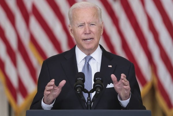 Afghanistan: Biden défend sa décision