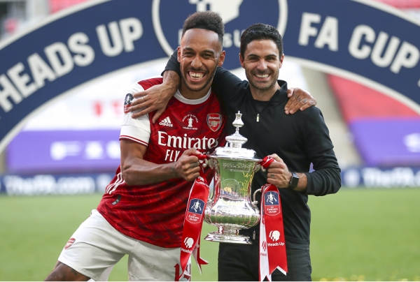 14e Coupe d’Angleterre: Pierre-Emerick Aubameyang offre la coupe  à Arsenal